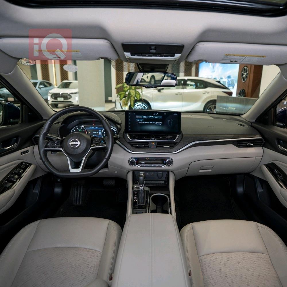 نيسان ألتيما